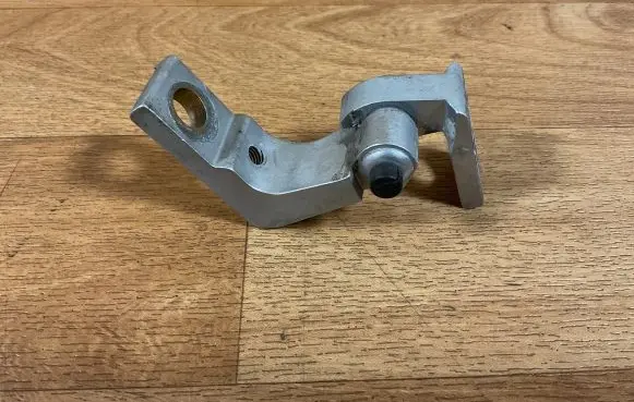 Audi TT Mk1 Front door upper hinge