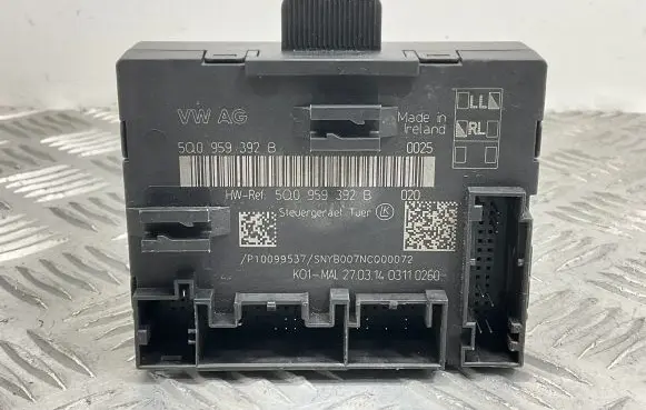 Volkswagen Golf VII Door control unit/module 5Q0959392B