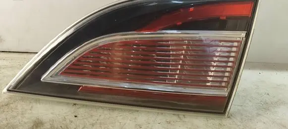 Tailgate rear/tail lights