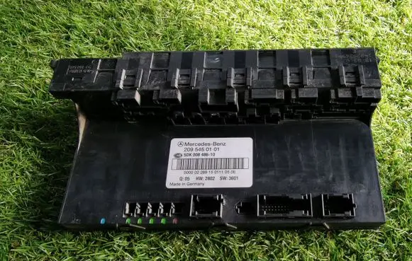 Mercedes-Benz C W203 Fuse module 2095450101 5DK00848610