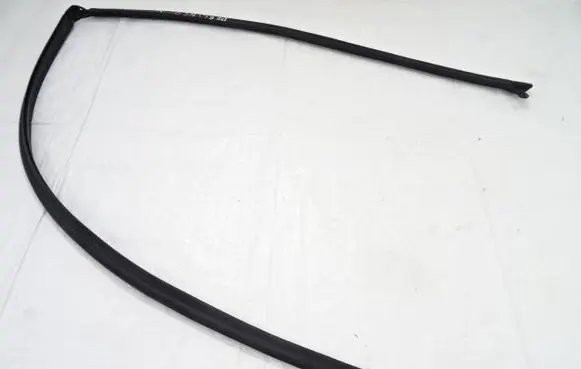 Citroen Berlingo Front door rubber seal 9817910480