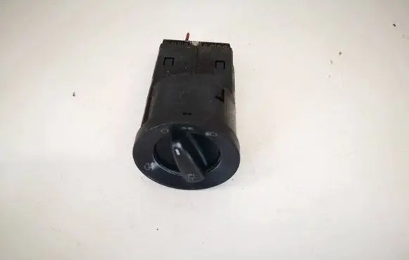 Volkswagen Golf IV Light switch 1c0941531