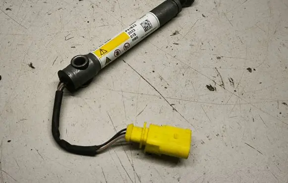 Porsche Cayenne (9Y0 9Y3) Bonnet Pedestrian Airbag Actuator 9J1823823D