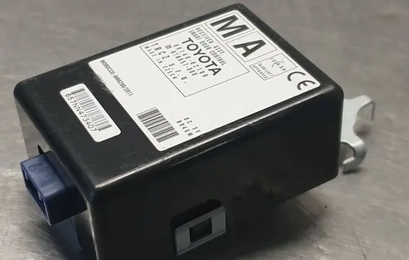 Toyota Auris E180 Door control unit/module 8974002100