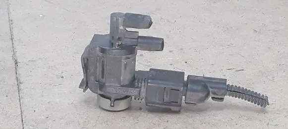 Ford Galaxy Vacuum valve 1J0906283C