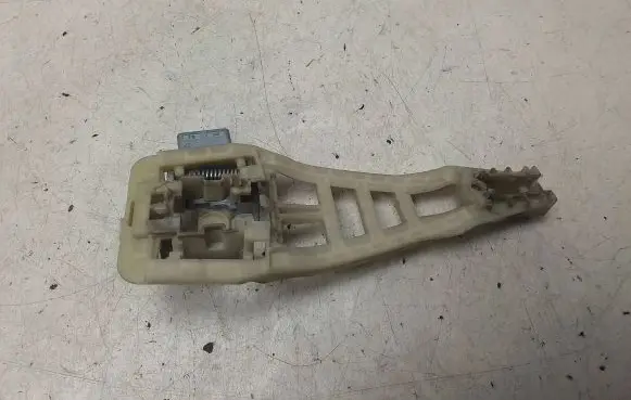 Opel Vectra C Rear door exterior handle/bracket 