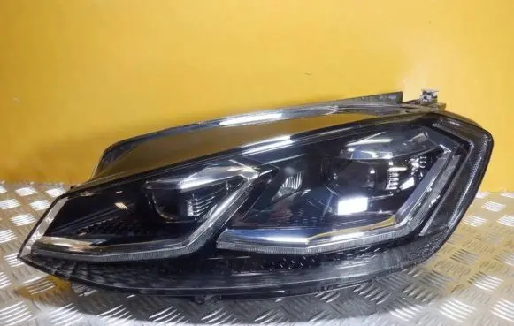 Volkswagen Golf VIII Headlight/headlamp