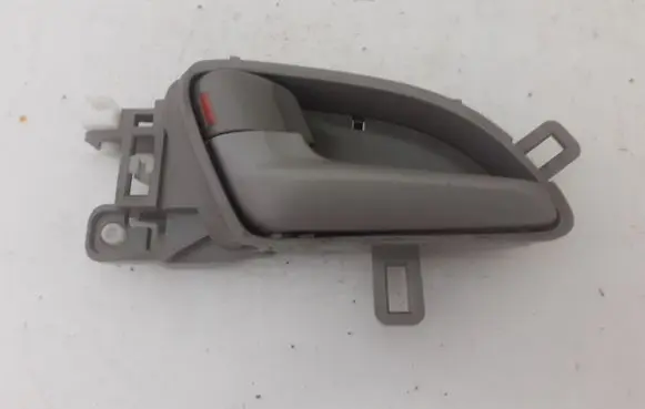 Honda Insight Front door interior handle TM8L2