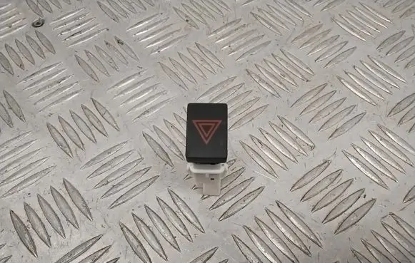 Nissan Qashqai Hazard light switch