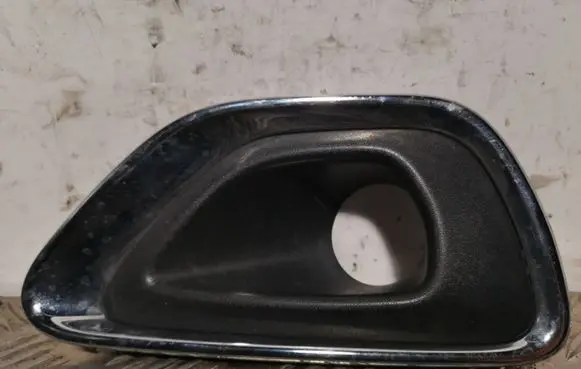 Jeep Grand Cherokee Front fog light trim/grill