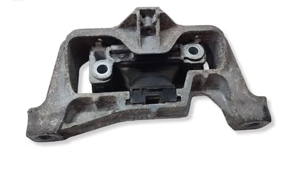Mercedes-Benz B W246 W242 Engine mount bracket A2462401817