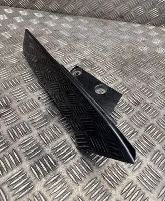 Nissan X-Trail T32 Rear/tail light trim molding 960334CE0A