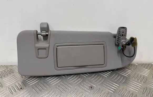 Alfa Romeo Giulia Sun visor 1561105816