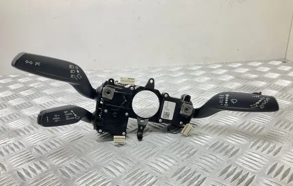 Wiper turn signal indicator stalk/switch