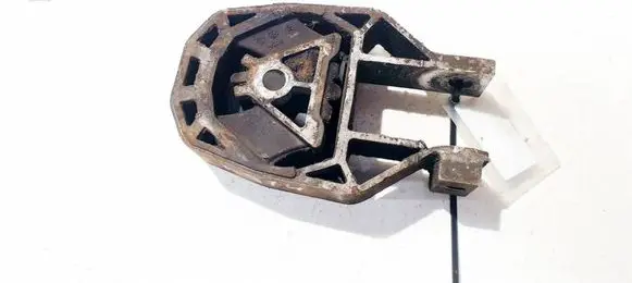 Ford Focus Engine mount bracket