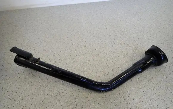 Nissan Note (E11) Fuel tank filler neck pipe 