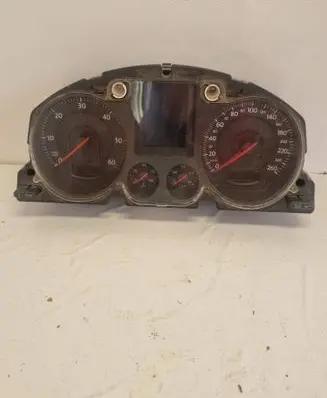 Volkswagen PASSAT B6 Speedometer (instrument cluster) A2C53106067