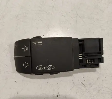 Head unit multimedia control