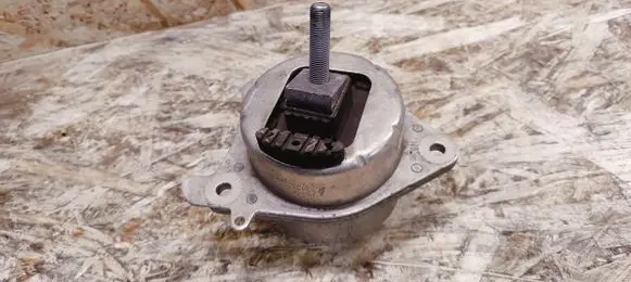 Alfa Romeo Giulia Engine mount bracket 00505484700