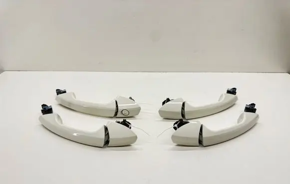 Mercedes-Benz CLA C117 X117 W117 Front door exterior handle A2047600170
