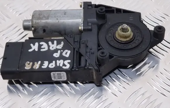 Skoda Superb B5 (3U) Front door window regulator motor 0130821694