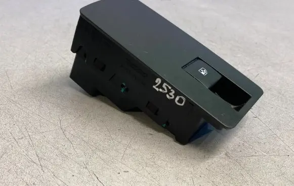 Opel Insignia A Electric window control switch 13301886 13222229