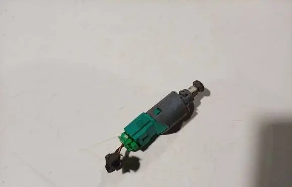 Renault Scenic III - Grand scenic III Brake pedal sensor switch 253250007R