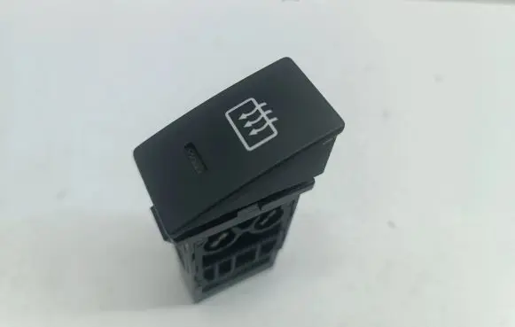 Hyundai Matrix Windscreen/window heater switch 9371017000