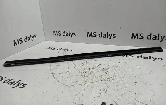 Mercedes-Benz E W211 Front door glass trim molding A2117250565 2117250565