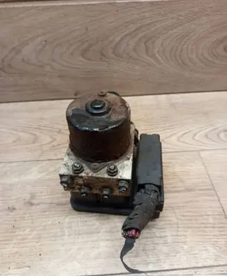 Skoda Octavia Mk2 (1Z) ABS Pump 1K0907379K 0000530 10096003483