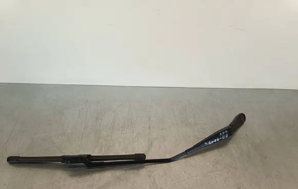 Volvo V60 Front wiper blade arm 30753505