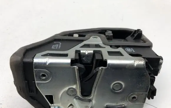 BMW 3 E90 E91 Front door lock 7059967