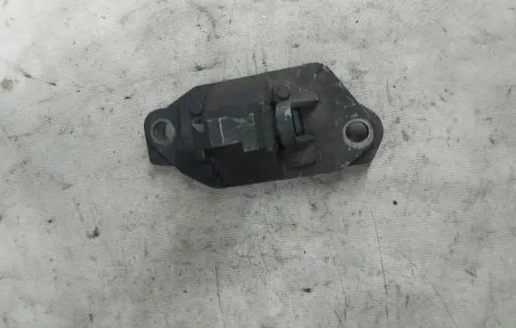 Volvo XC90 Engine mount bracket 8624757