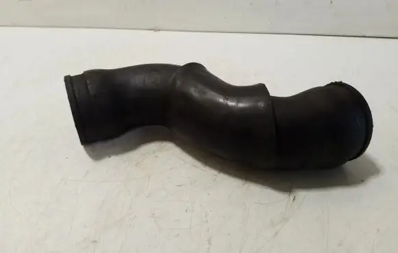 Volkswagen Golf III Intercooler hose/pipe 1H0145834C