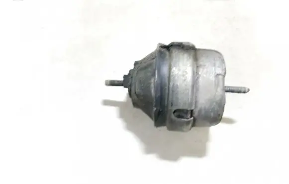 Volkswagen PASSAT B5.5 Engine mount bracket 8d0199379