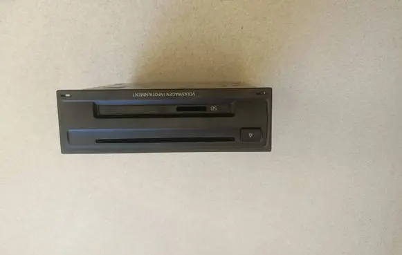 Volkswagen Golf VII Radio/CD/DVD/GPS head unit 5G0035824A FA0300016A