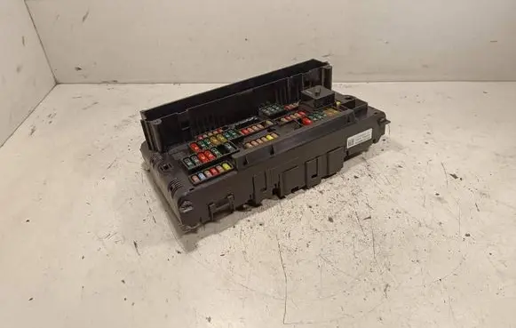 BMW 7 F01 F02 F03 F04 Fuse module 9252815
