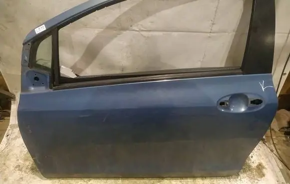 Toyota Yaris Front door MELYNOS
