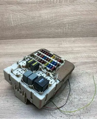 Ford Focus Fuse module 2M5T14A073BE 518273404