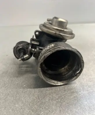 Volkswagen Golf IV EGR valve 03g131501a