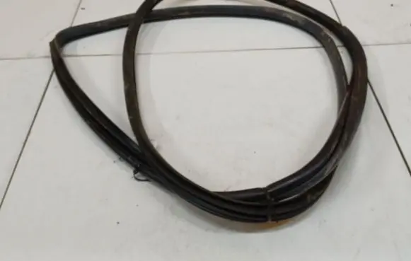 KIA Sportage Rubber seal rear door 