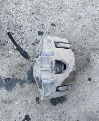 Volvo XC90 Front brake caliper
