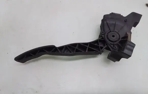 Mitsubishi Colt Accelerator throttle pedal A4543000304