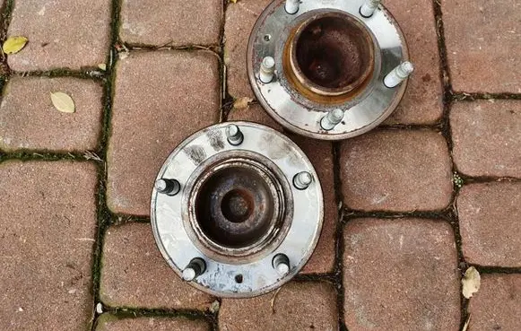 Opel Astra J Rear wheel ball bearing 13502873