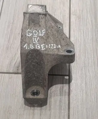 Volkswagen Golf IV Gearbox mounting bracket 1J0199117Q