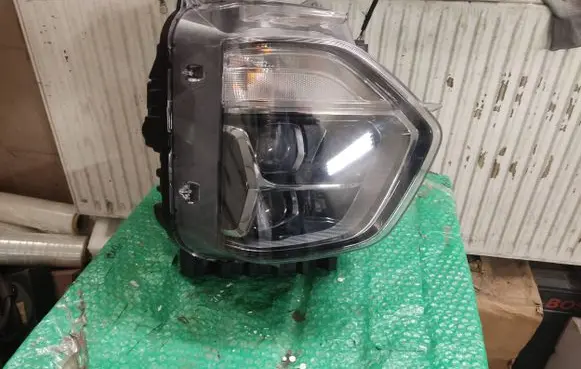 Hyundai Santa Fe Headlight/headlamp S192121130 20180423D