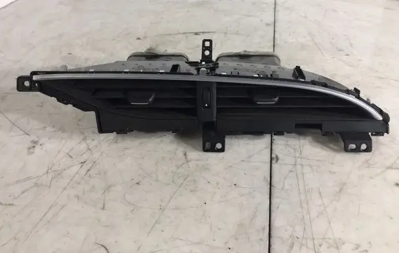 Toyota C-HR I Dash center air vent grill MOU021345 556700D24060