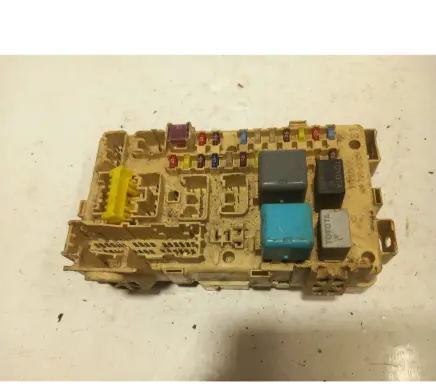 Toyota Avensis T250 Fuse module t20gf10 2158576349