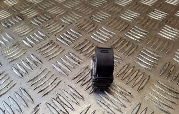 Toyota RAV 4 (XA20) Electric window control switch