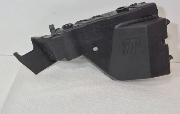 Audi Q5 SQ5 Fender mounting bracket 8R0807283C
